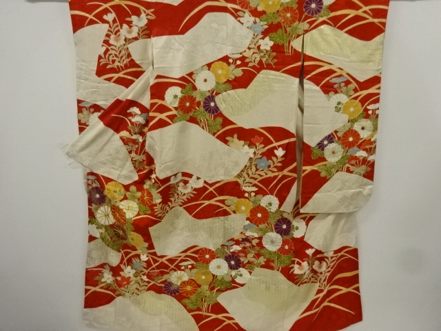 アンティーク　金彩菊に桔梗・撫子模様刺繍振袖